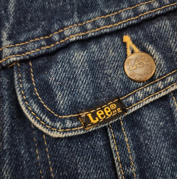 Vintage x 70s “made in USA” Lee Riders Two Pocket Denim Trucker Jacket - Picture 5 of 13